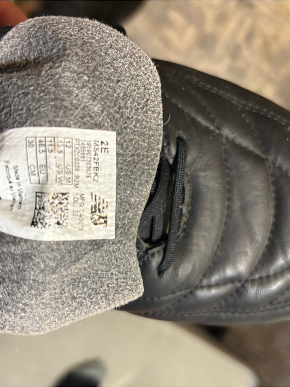 New Balance Men's Black Athletic/Training Shoes with Red Accents - Picture 8 of 8